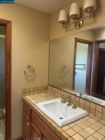 140 Travalini Ct, El Sobrante, California 94803