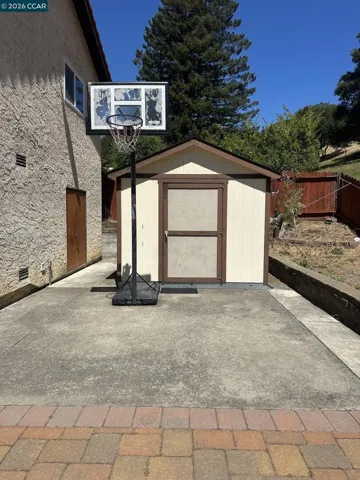 140 Travalini Ct, El Sobrante, California 94803