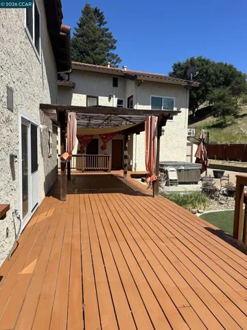 140 Travalini Ct, El Sobrante, California 94803