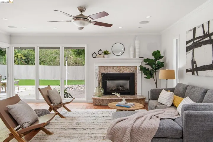 8170 Surrey Ln, Oakland, California 94605