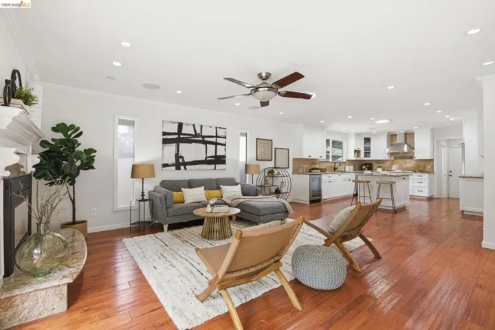 8170 Surrey Ln, Oakland, California 94605