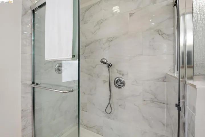 8170 Surrey Ln, Oakland, California 94605