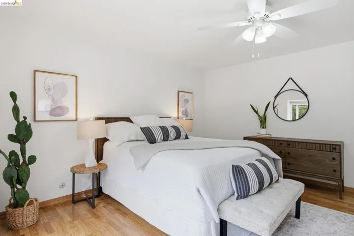 8170 Surrey Ln, Oakland, California 94605