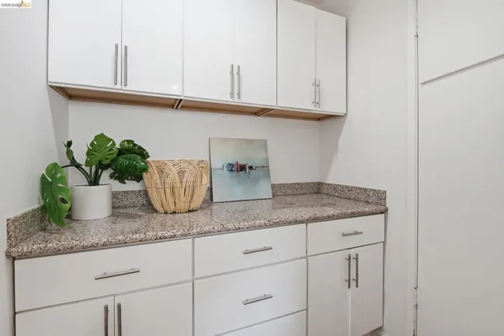 8170 Surrey Ln, Oakland, California 94605