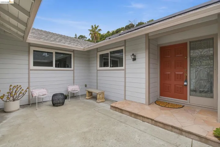 8170 Surrey Ln, Oakland, California 94605