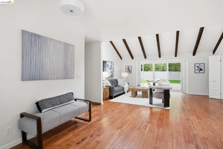 8170 Surrey Ln, Oakland, California 94605
