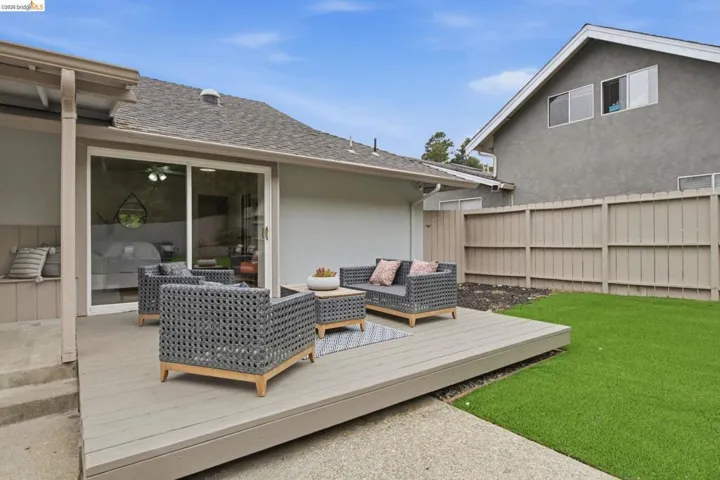 8170 Surrey Ln, Oakland, California 94605