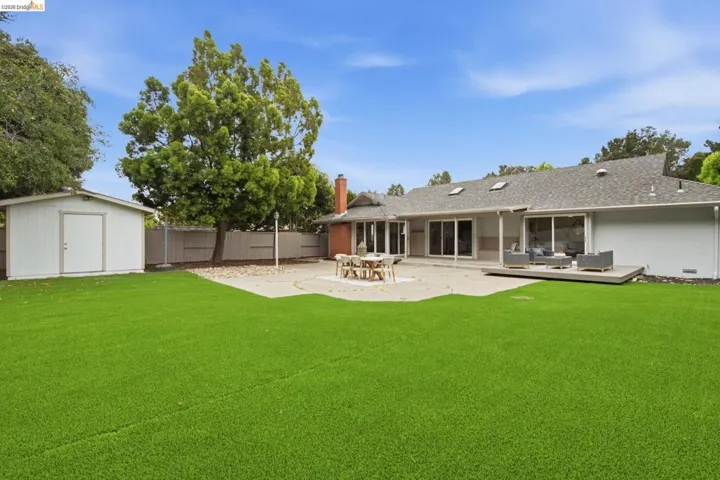 8170 Surrey Ln, Oakland, California 94605