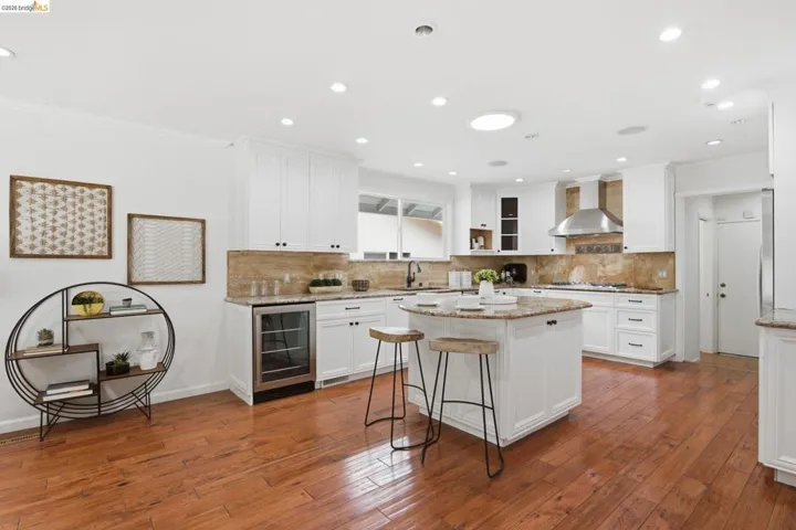 8170 Surrey Ln, Oakland, California 94605