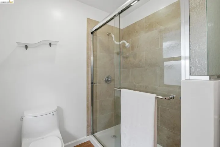 8170 Surrey Ln, Oakland, California 94605