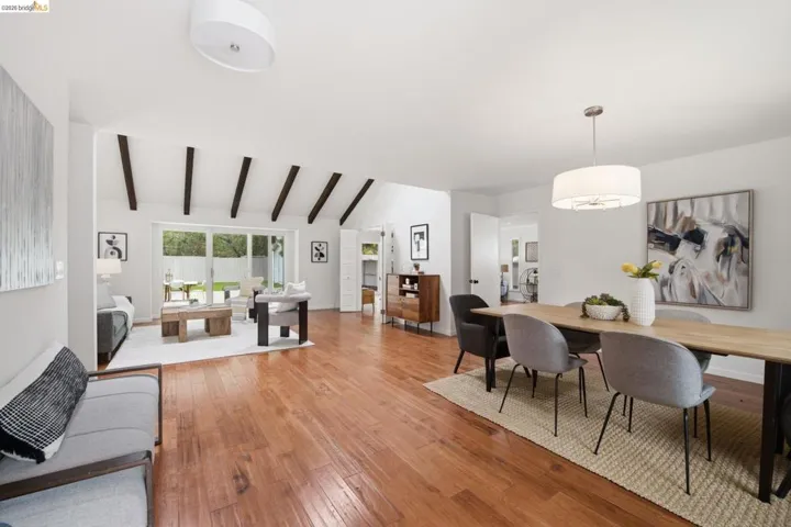 8170 Surrey Ln, Oakland, California 94605