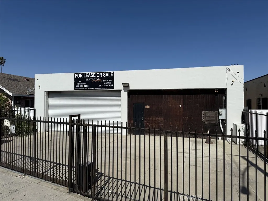 1404 Alamitos