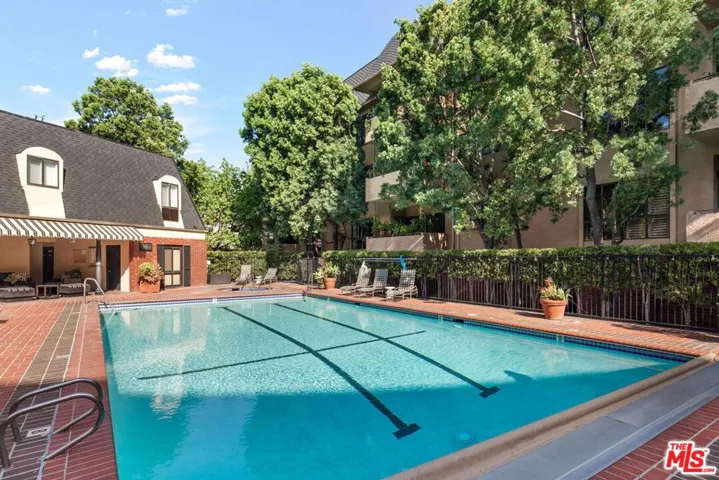 647 Wilcox Avenue 2e, Los Angeles, California 90004