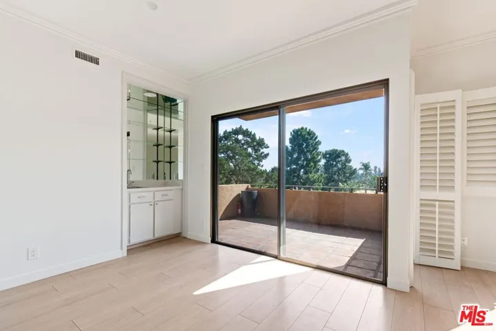 647 Wilcox Avenue 2e, Los Angeles, California 90004