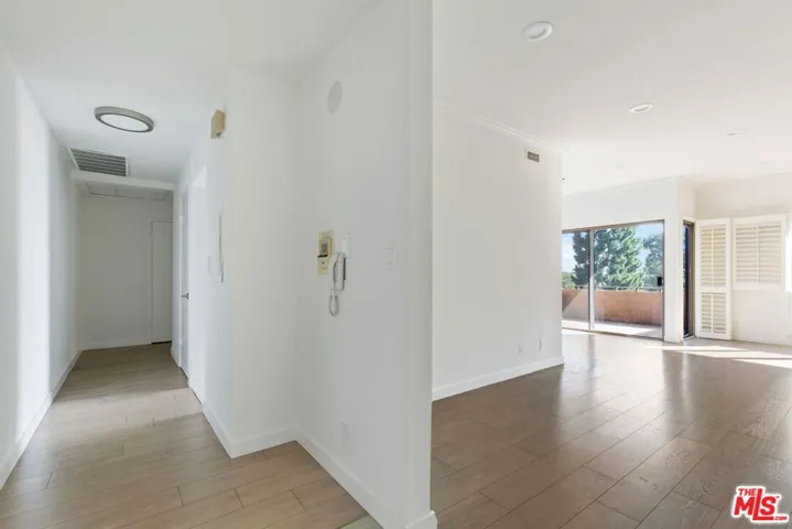 647 Wilcox Avenue 2e, Los Angeles, California 90004
