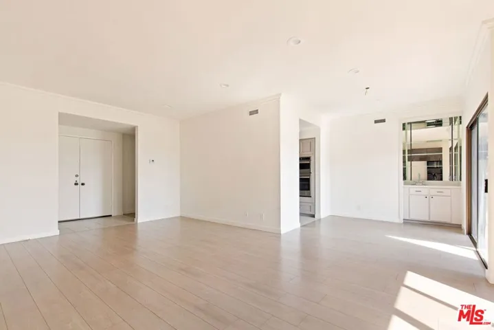 647 Wilcox Avenue 2e, Los Angeles, California 90004