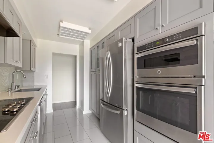 647 Wilcox Avenue 2e, Los Angeles, California 90004