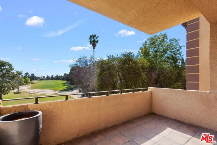 647 Wilcox Avenue 2e, Los Angeles, California 90004