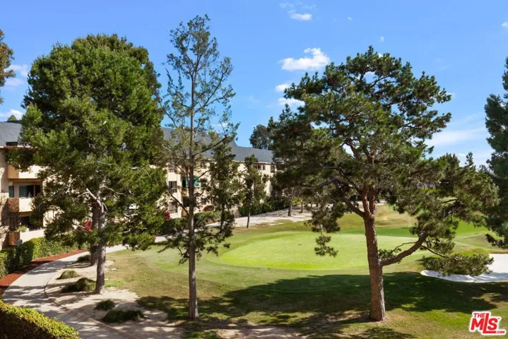 647 Wilcox Avenue 2e, Los Angeles, California 90004