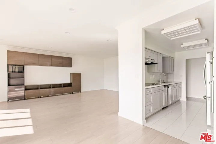 647 Wilcox Avenue 2e, Los Angeles, California 90004