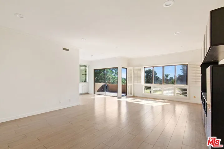 647 Wilcox Avenue 2e, Los Angeles, California 90004