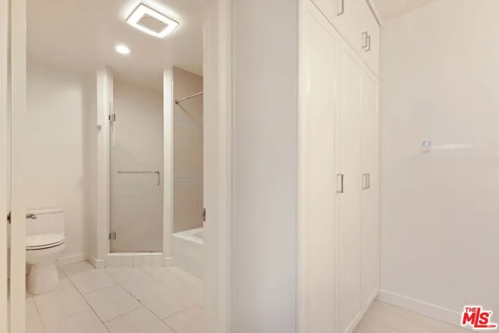 647 Wilcox Avenue 2e, Los Angeles, California 90004