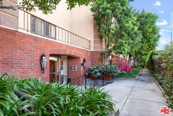 647 Wilcox Avenue 2e, Los Angeles, California 90004