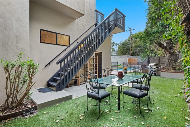 341 S Meadows, Manhattan Beach, California 90266