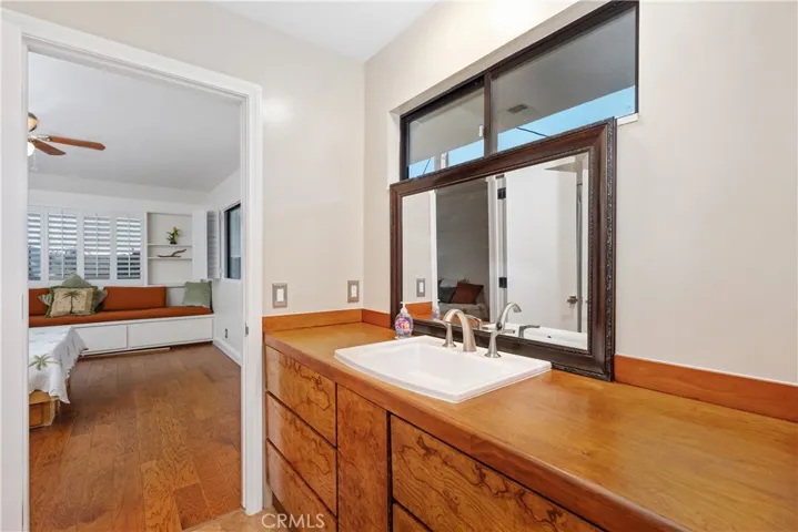 341 S Meadows, Manhattan Beach, California 90266