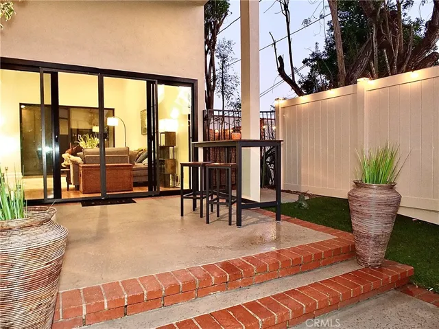341 S Meadows, Manhattan Beach, California 90266