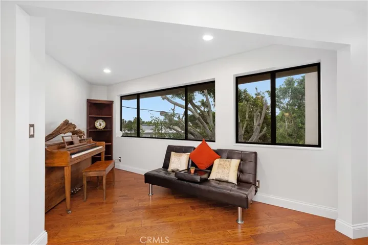 341 S Meadows, Manhattan Beach, California 90266