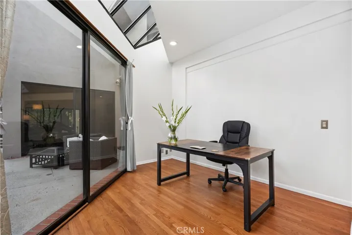341 S Meadows, Manhattan Beach, California 90266