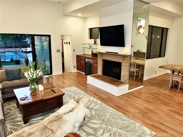 341 S Meadows, Manhattan Beach, California 90266