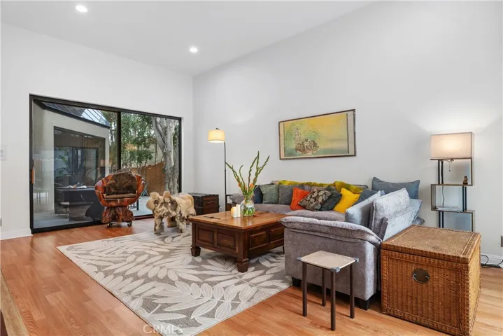 341 S Meadows, Manhattan Beach, California 90266