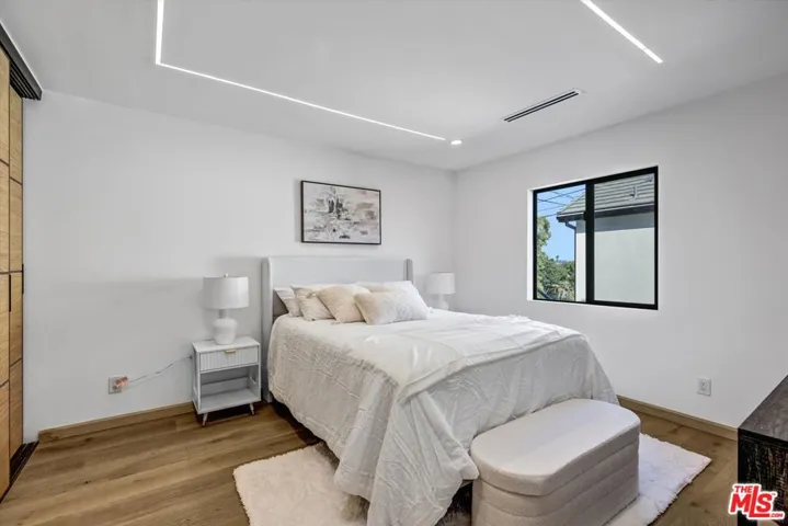 11404 Biona Drive, Los Angeles, California 90066