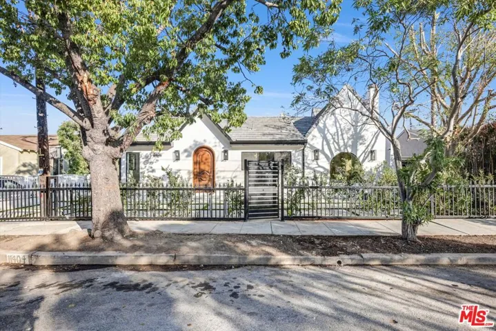 11404 Biona Drive, Los Angeles, California 90066