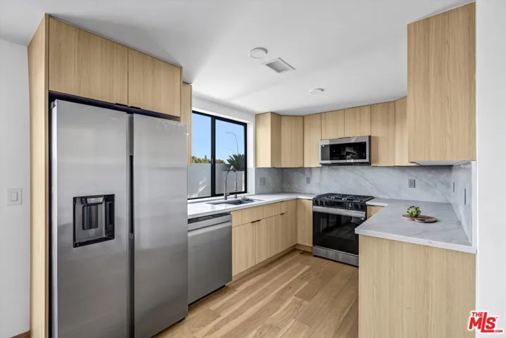 11404 Biona Drive, Los Angeles, California 90066
