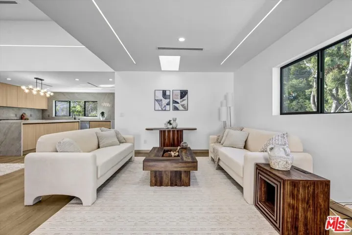 11404 Biona Drive, Los Angeles, California 90066