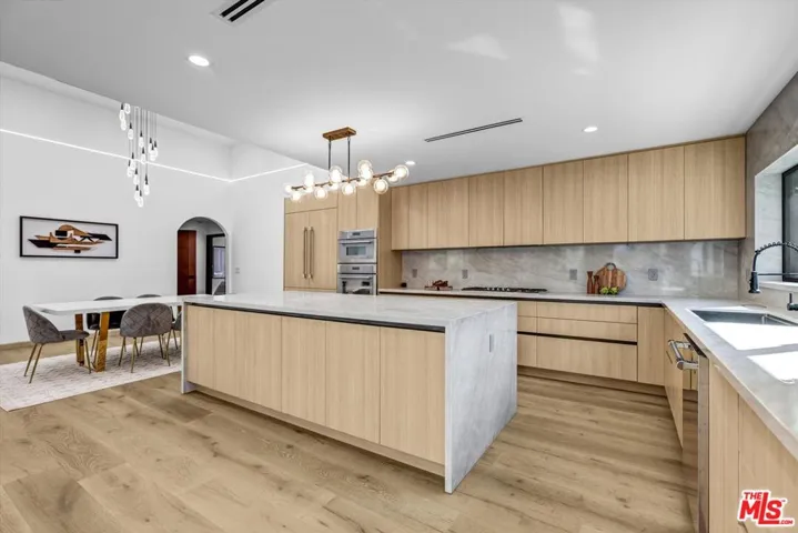11404 Biona Drive, Los Angeles, California 90066