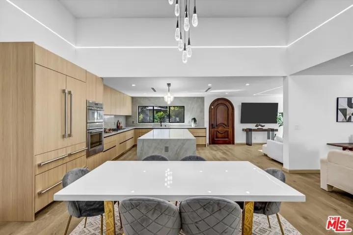 11404 Biona Drive, Los Angeles, California 90066