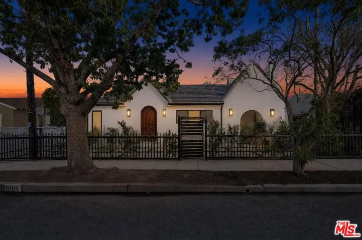 11404 Biona Drive, Los Angeles, California 90066