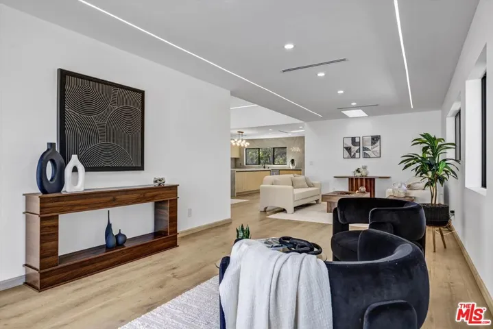 11404 Biona Drive, Los Angeles, California 90066