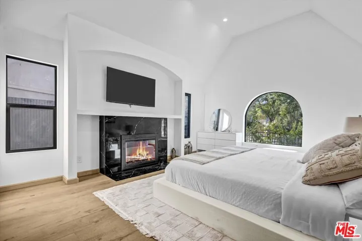 11404 Biona Drive, Los Angeles, California 90066