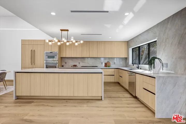 11404 Biona Drive, Los Angeles, California 90066