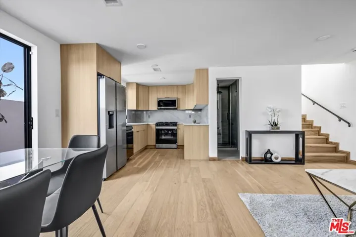 11404 Biona Drive, Los Angeles, California 90066