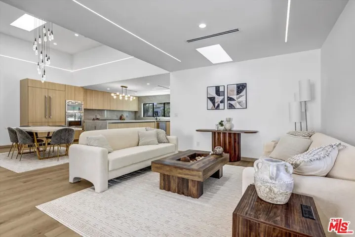 11404 Biona Drive, Los Angeles, California 90066