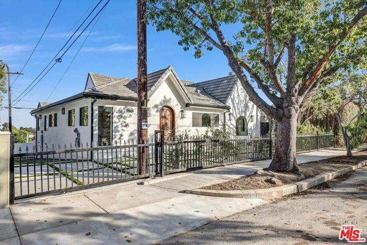 11404 Biona Drive, Los Angeles, California 90066