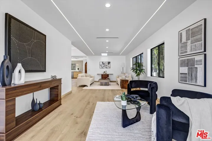 11404 Biona Drive, Los Angeles, California 90066