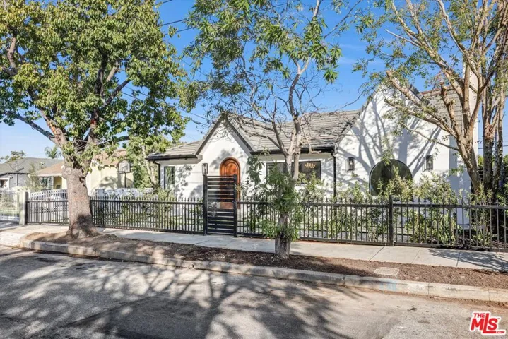 11404 Biona Drive, Los Angeles, California 90066