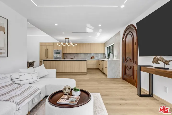 11404 Biona Drive, Los Angeles, California 90066